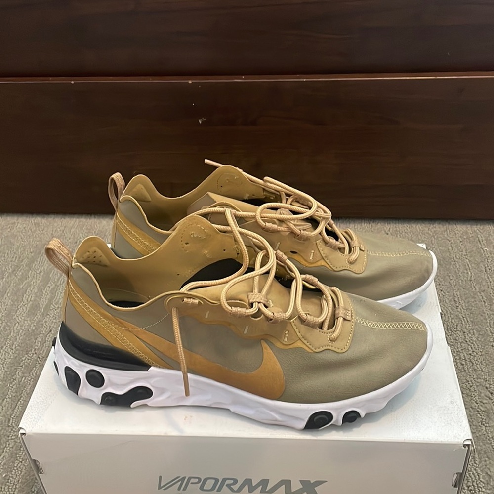 Nike React